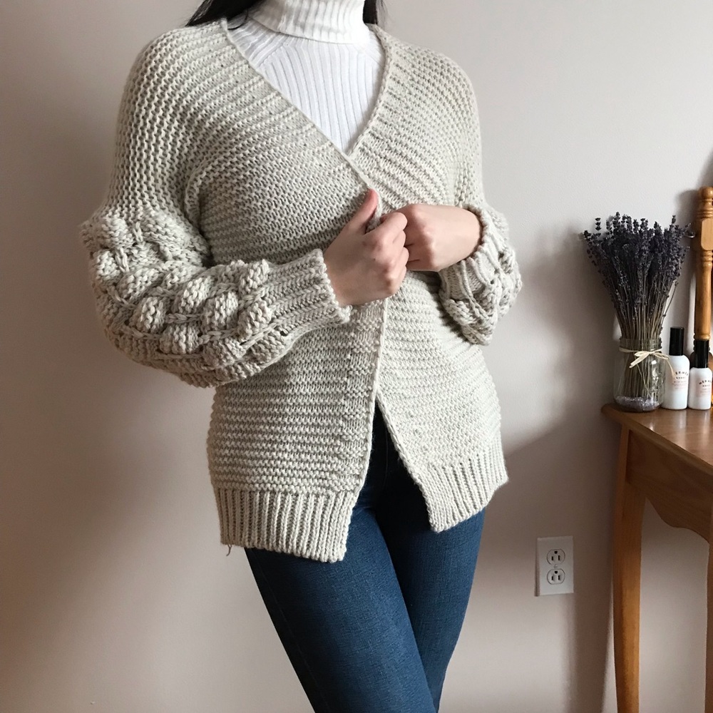 ⭐️CLOSET CLEARANCE⭐️ Bubble sleeve Cardigan